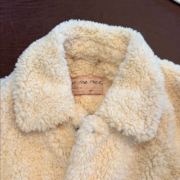 Women’s Free People Cream Sherpa Jacket in Medium - Picture 2 of 15